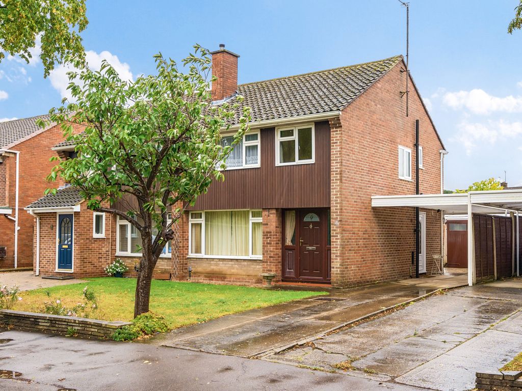 3 bed semidetached house for sale in Robert Burns Avenue, Cheltenham