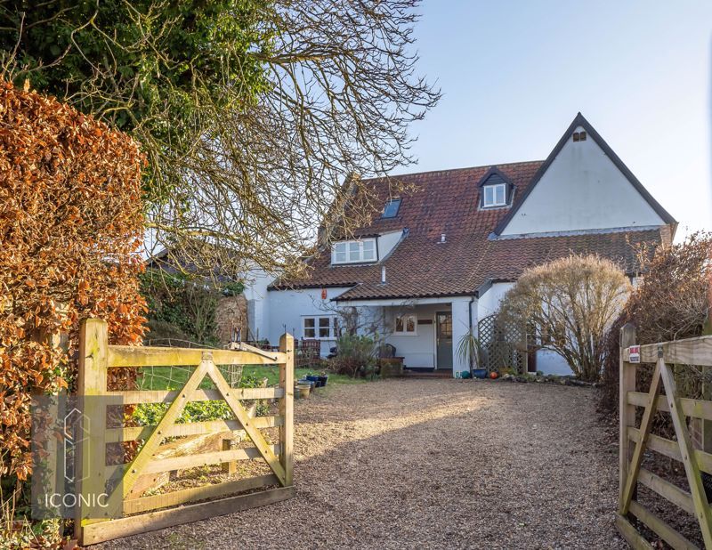 5 bed detached house for sale in Low Road, Drayton, Norwich NR8 Zoopla