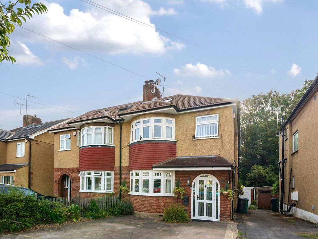 3 bed semidetached house for sale in Woodmere Avenue, Watford