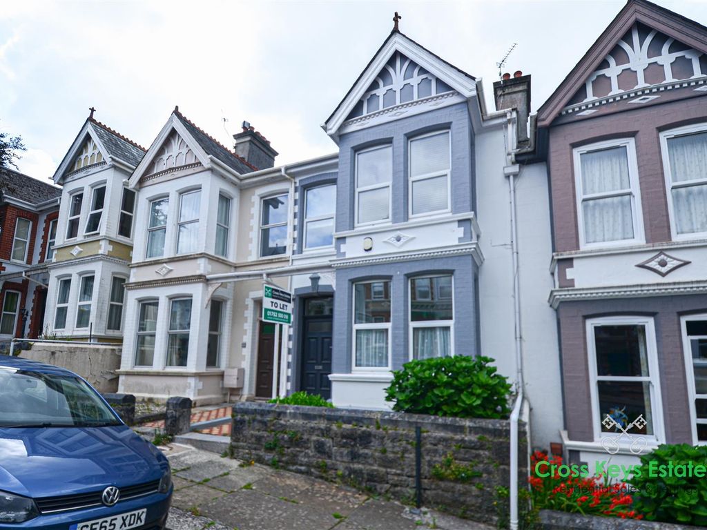 3 bed terraced house to rent in Kingswood Park Avenue, Peverell