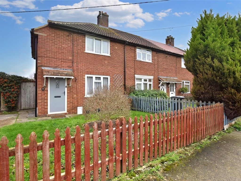 2 bed end terrace house for sale in Oxford Crescent, Didcot