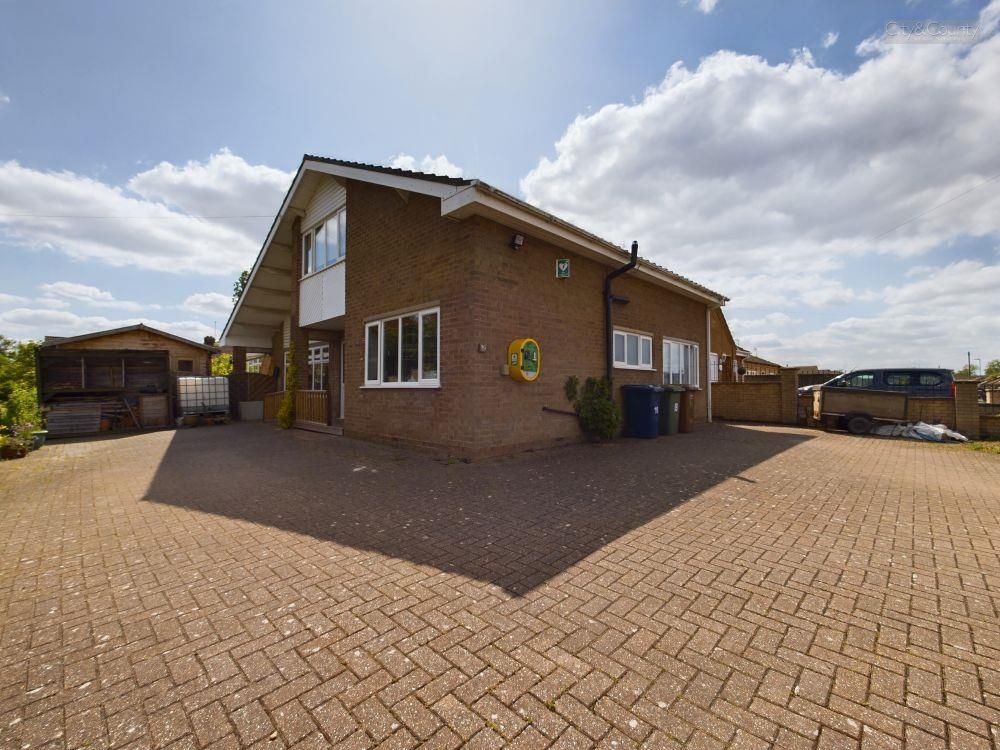 4 bed property for sale in Priors Road, Whittlesey, Peterborough PE7