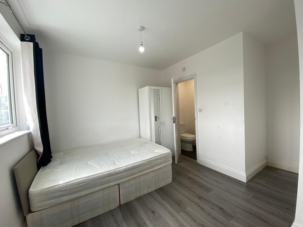 1 bed flat to rent in Sunningdale Avenue, Feltham TW13, £995 pcm Zoopla