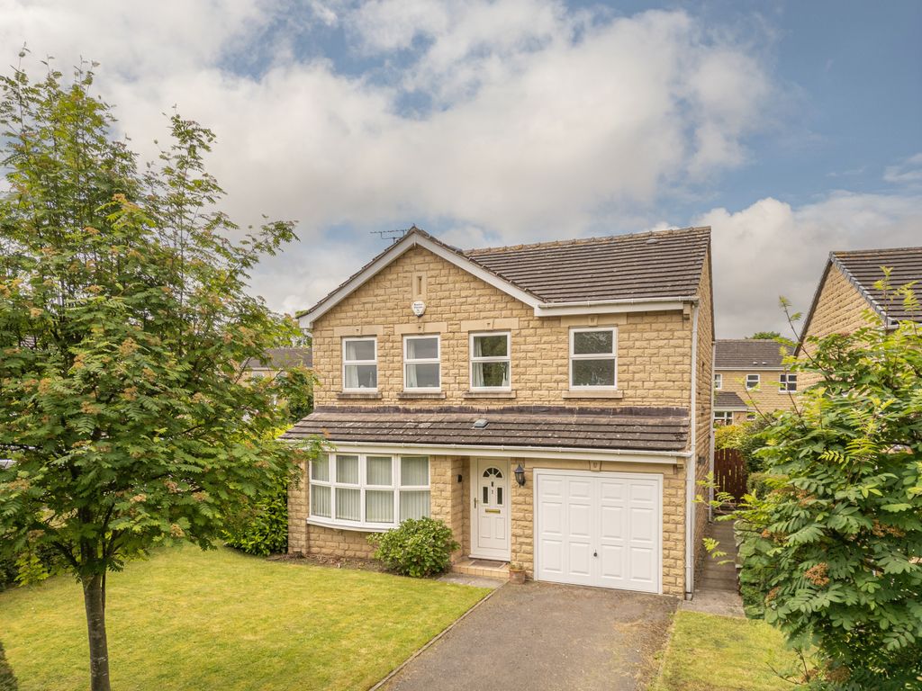 4 bed detached house to rent in Barkers Well Lawn, New Farnley, Leeds