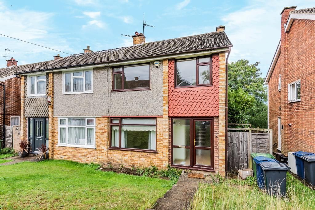 3 bed end terrace house to rent in High Buckinghamshire HP13