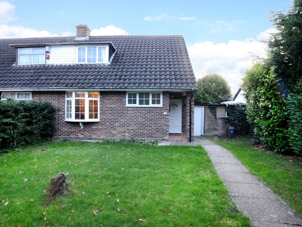 3 bed semidetached house for sale in Reading Road, Winnersh, Wokingham