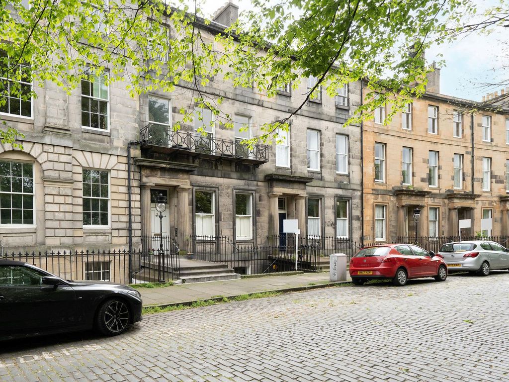 2 bed flat for sale in Royal Crescent, Edinburgh EH3 Zoopla