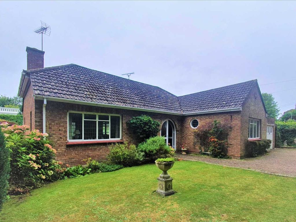 3 bed bungalow for sale in The Quarries, Old Town, Swindon SN1 Zoopla