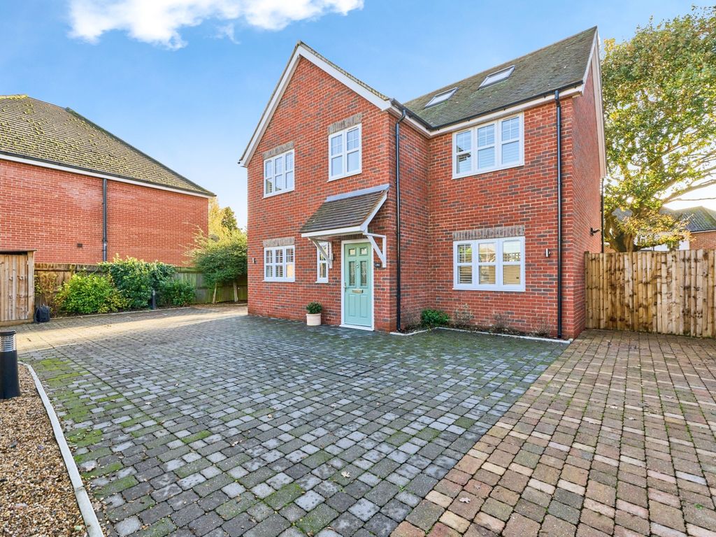 5 bed detached house for sale in Simplemarsh Road, Addlestone, Surrey