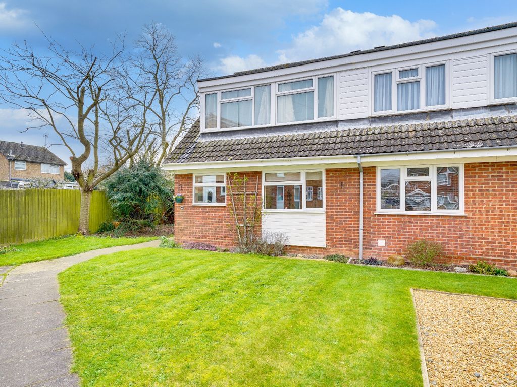 3 bed semidetached house for sale in Osier Holt, Colne, Huntingdon