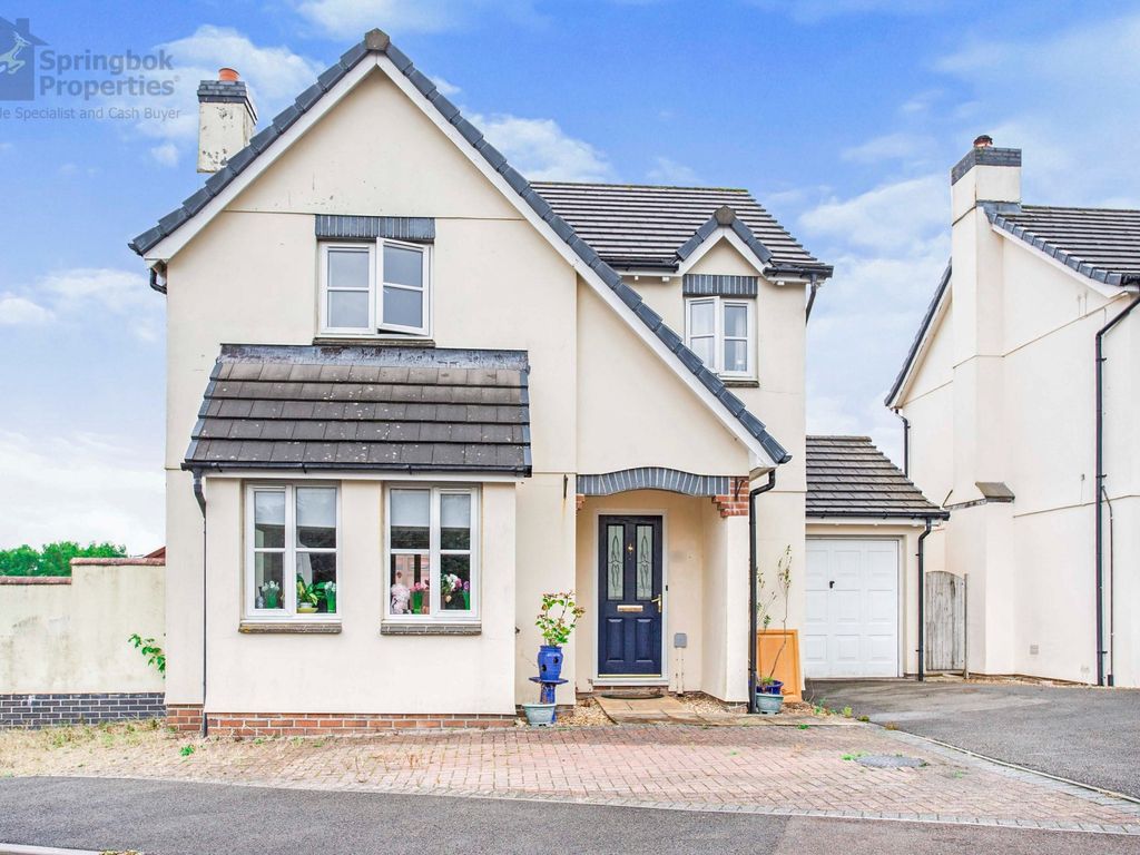 4 bed detached house for sale in Bluebell Way, Launceston, Cornwall