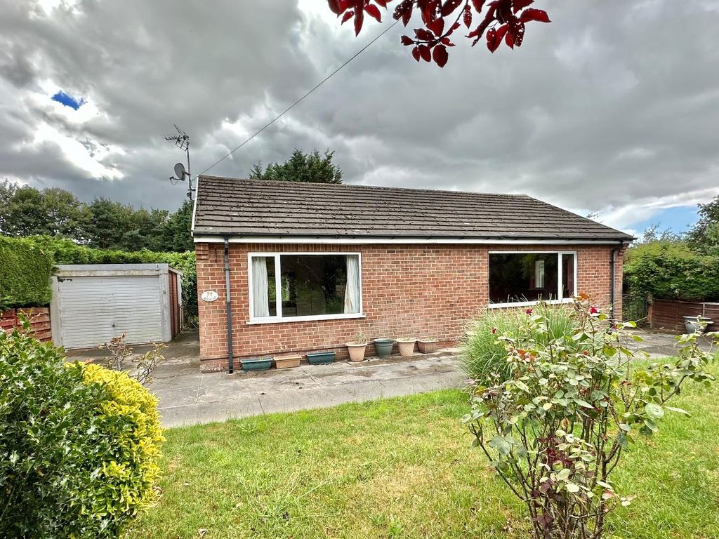 2 bed detached bungalow for sale in Thirsk Road, Easingwold, York YO61