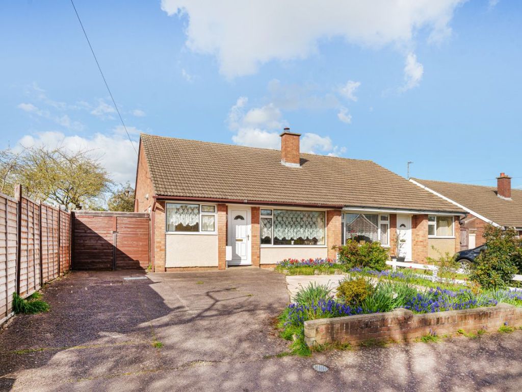 3 bed bungalow for sale in Malvern Avenue, Bedford MK41 Zoopla