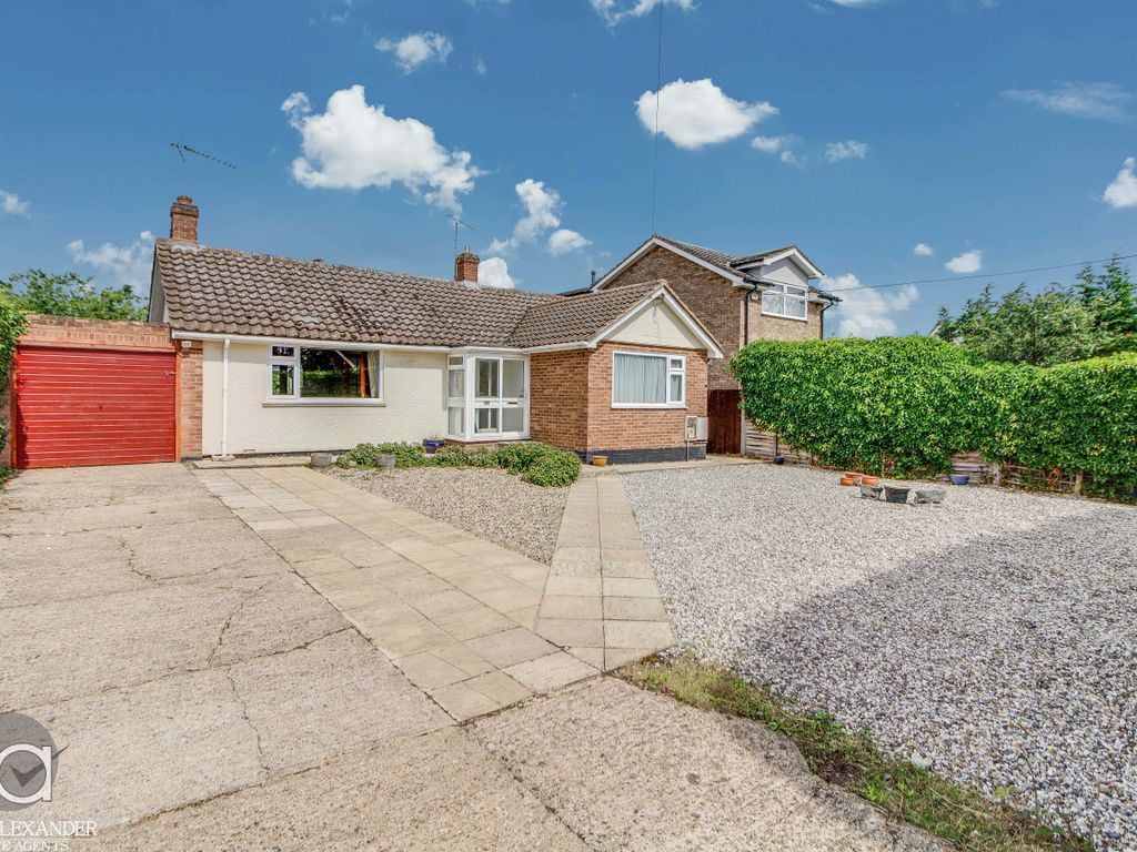 3 bed detached bungalow for sale in Grove Road, Tiptree, Colchester CO5