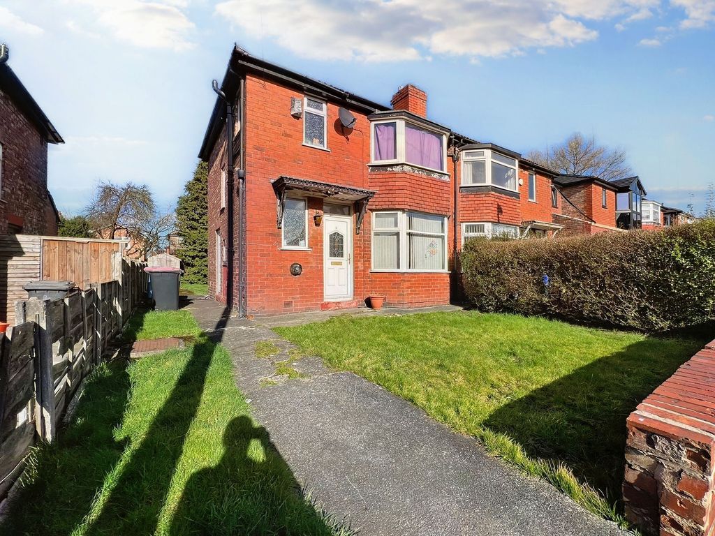 3 bed semidetached house for sale in Dartford Avenue, Eccles M30 Zoopla