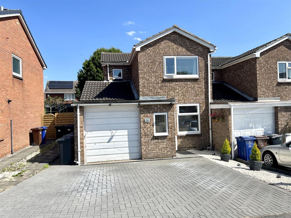 3 bed linkdetached house for sale in Longlands Drive, Mapplewell
