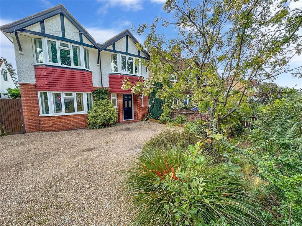 4 bed detached house for sale in Dorset Avenue, East Grinstead, West
