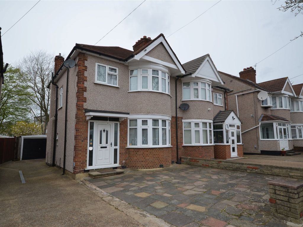 3 bed semidetached house to rent in Kenmore Avenue, Harrow HA3 Zoopla