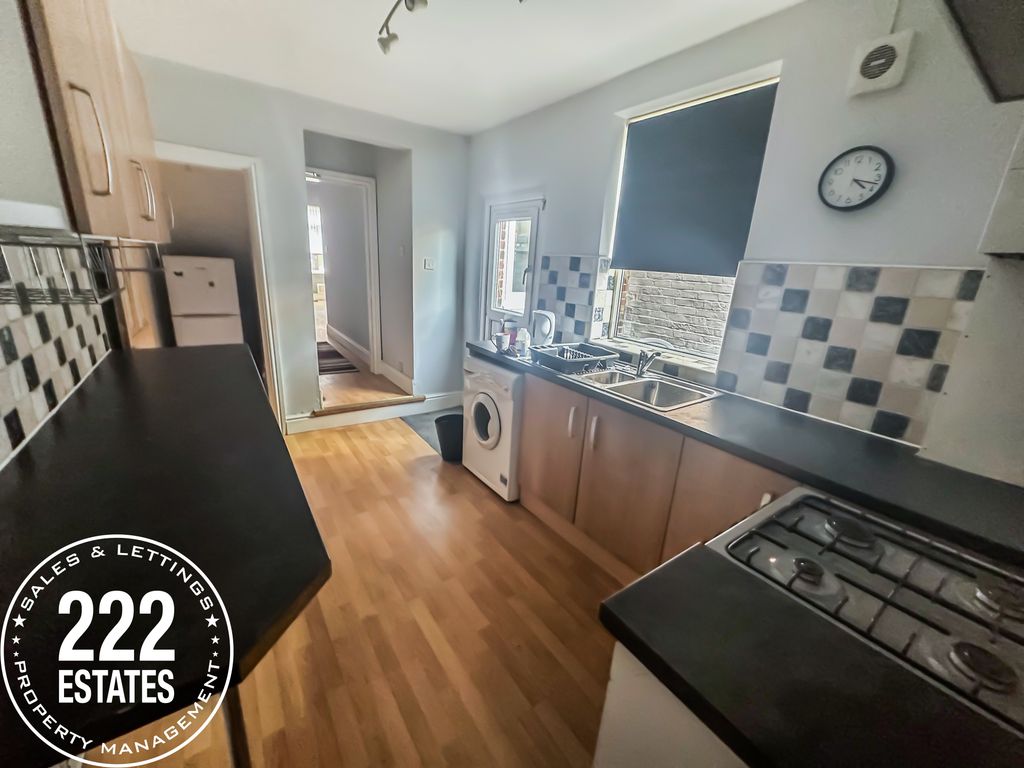 1 bed flat to rent in Lovely Lane, Warrington WA5, £650 pcm Zoopla