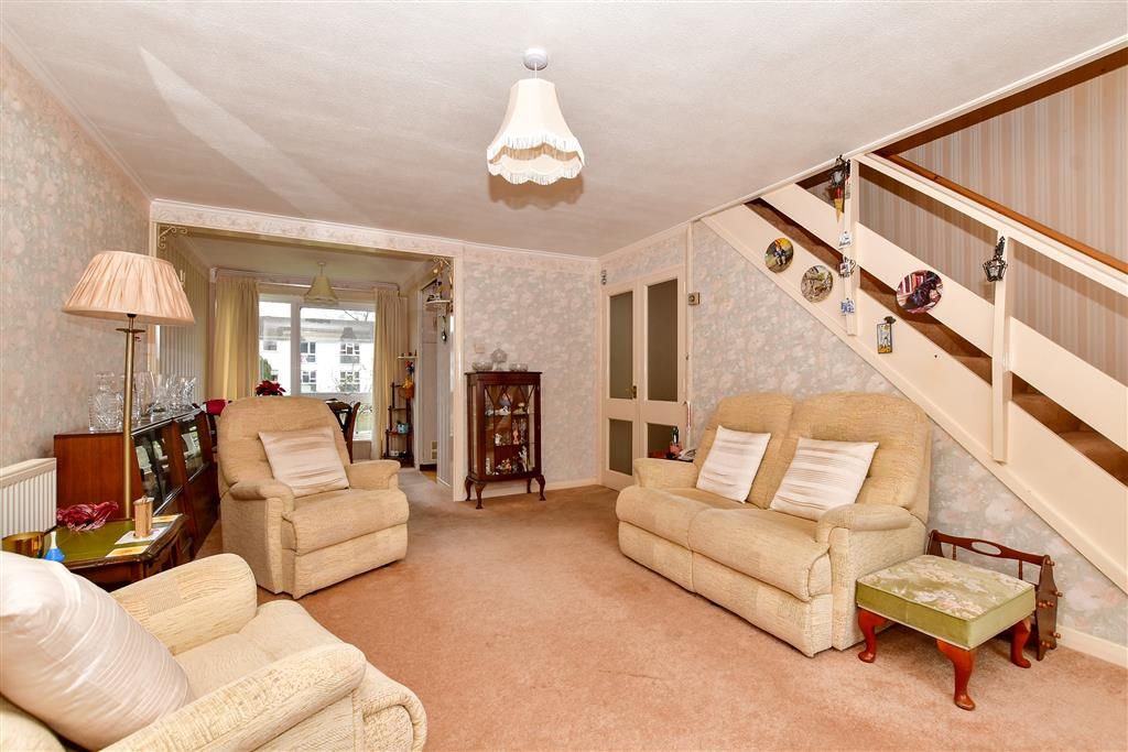 2 bed for sale in Upton Dene, Sutton, Surrey SM2, £260,000