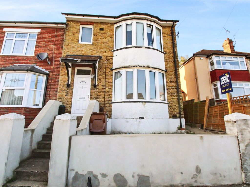 4 bed end terrace house for sale in Prospect Avenue, Frindsbury, Kent