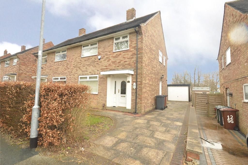 3 bed semidetached house to rent in Sandringham Green, Leeds, West