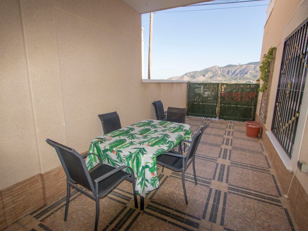 3 bed town house for sale in Valencia, Spain, £103,484 Zoopla