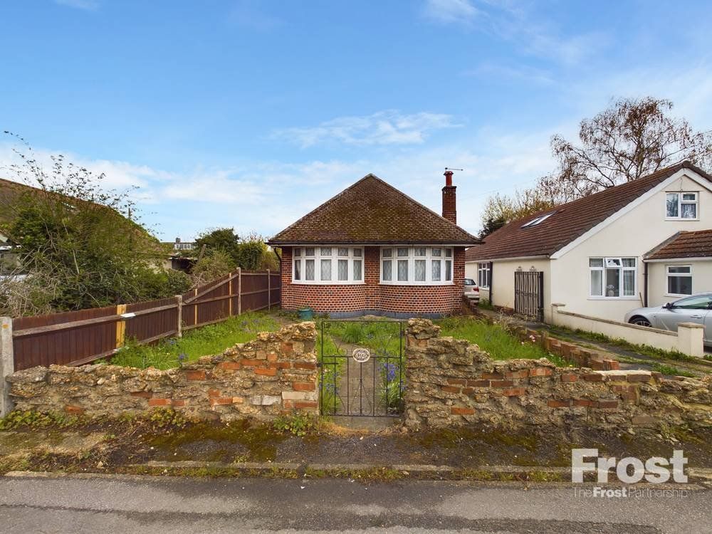2 bed bungalow for sale in Staines Road West, Ashford, Surrey TW15, £