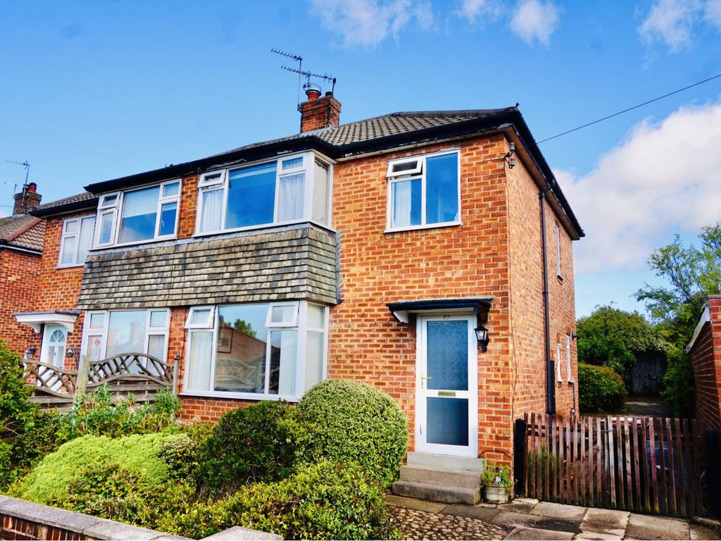3 bed semidetached house for sale in Crossways Crescent, Harrogate HG2