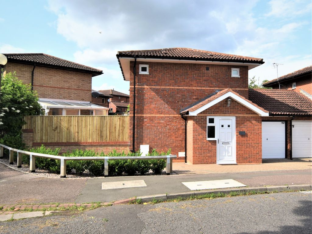 2 bed linkdetached house to rent in Redding Grove, Crownhill, Milton