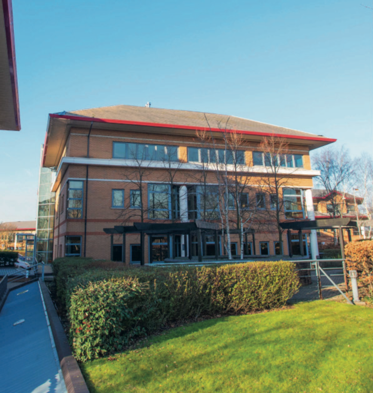 1 bed flat to rent in 4 Mondial Way, Harlington Hayes UB3, £1,414 pcm