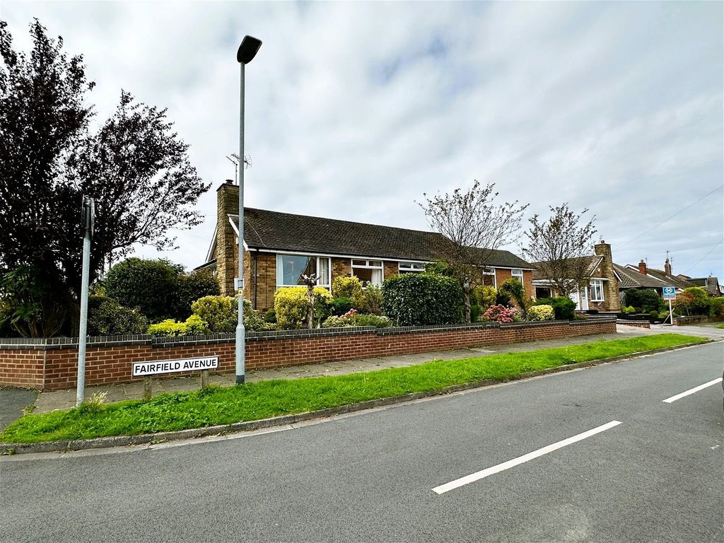 3 bed bungalow to rent in Newton Drive East, Blackpool FY3, £1,250 pcm