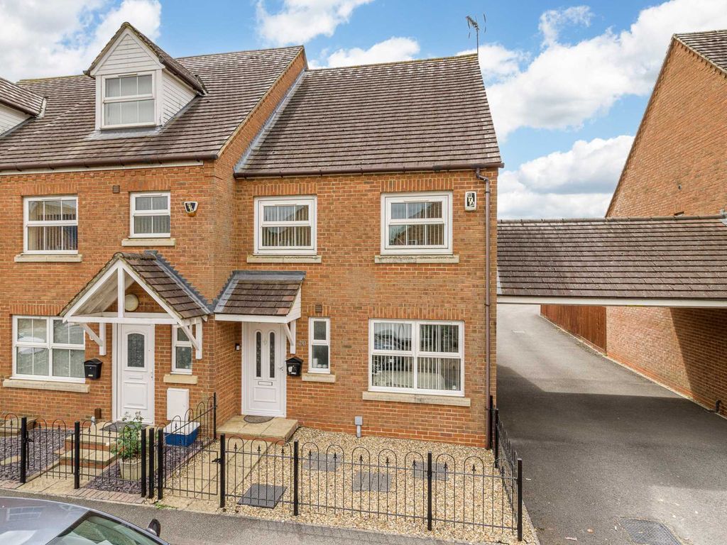 3 bed end terrace house for sale in Colossus Way, Bletchley MK3 Zoopla