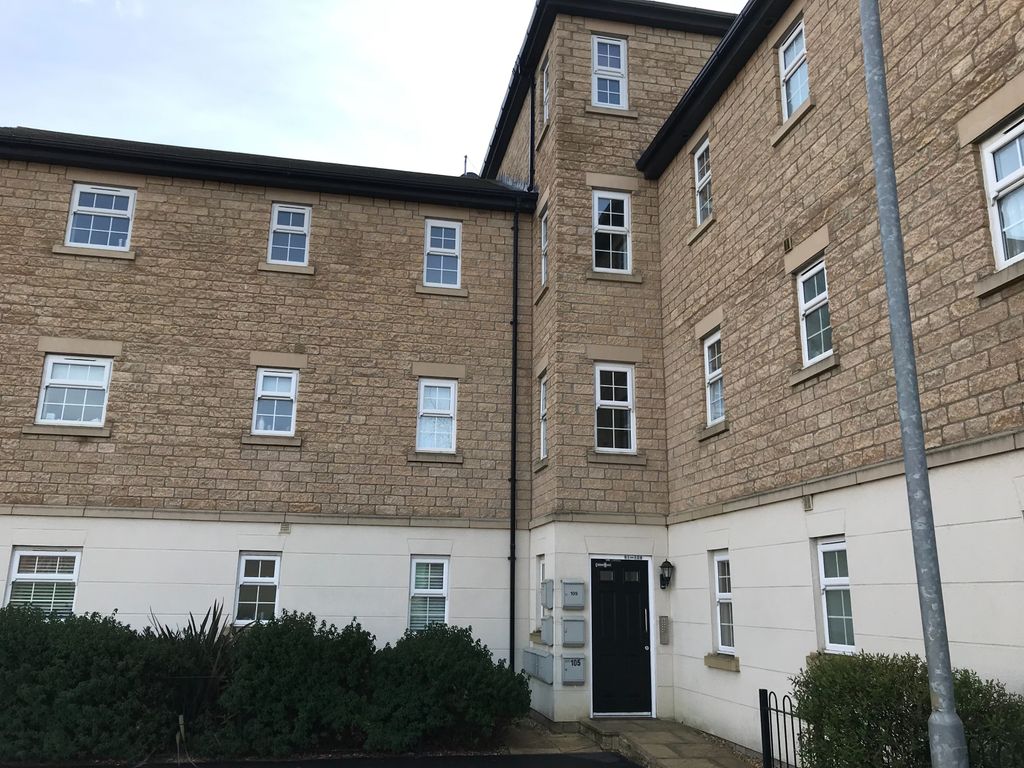 2 bed flat to rent in Roman Road, Corby NN18, £875 pcm Zoopla