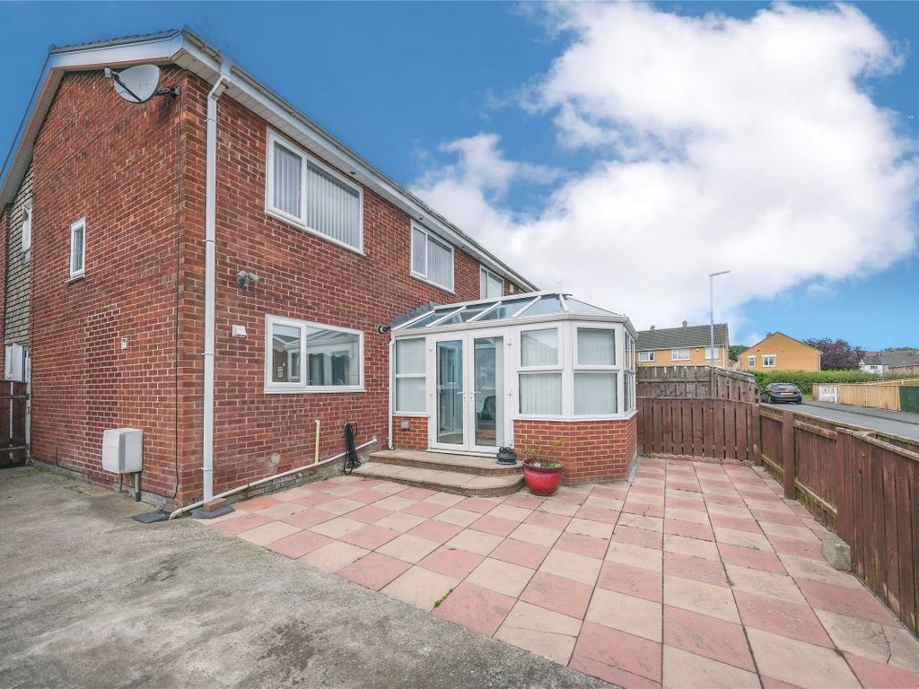 3 bed semidetached house for sale in Stephenson Way, Winlaton NE21, £