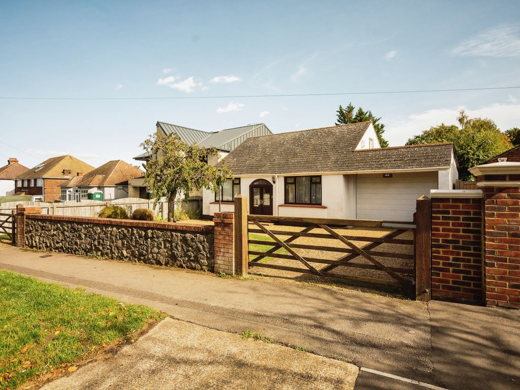 3 bed detached house for sale in City Way, Rochester, Kent ME1, £