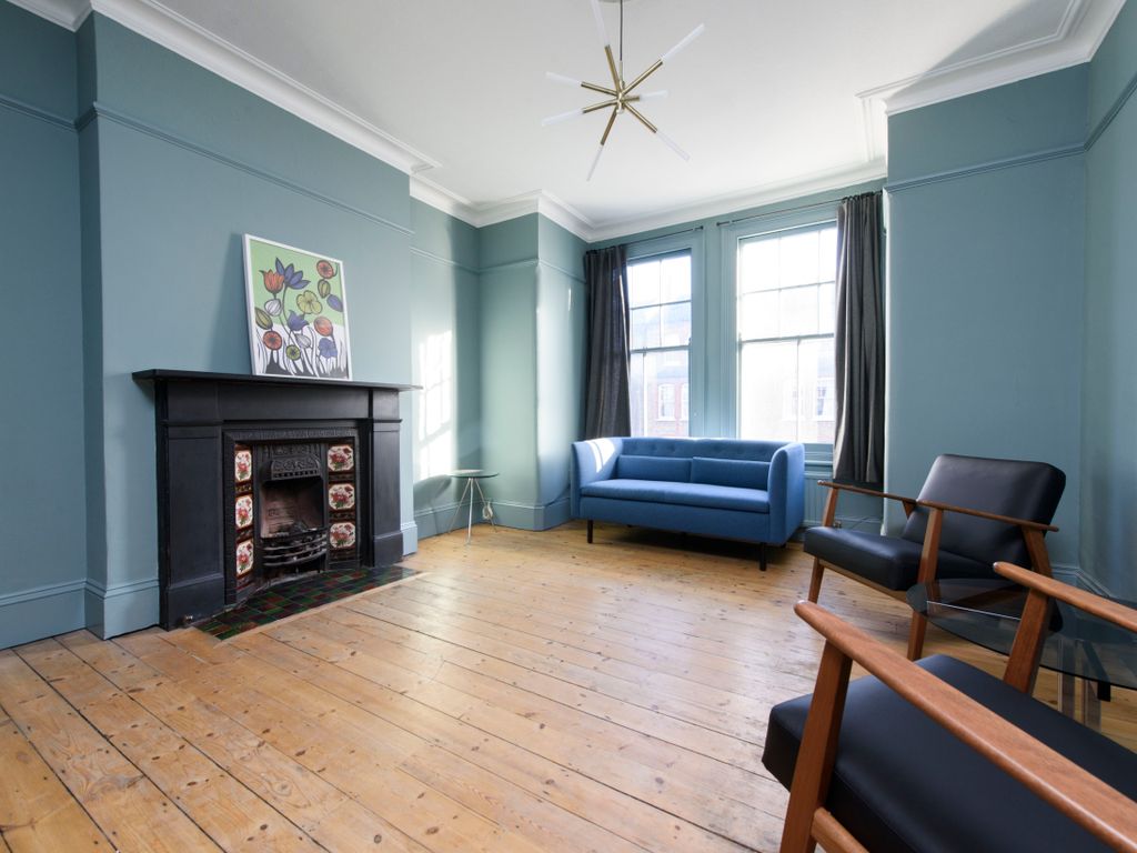 2 bed flat to rent in Queenstown Road, London SW8, £2,100 pcm Zoopla