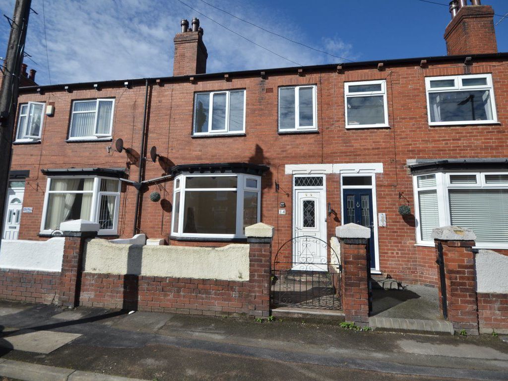 3 bed terraced house to rent in Garden Street, Castleford WF10, £850