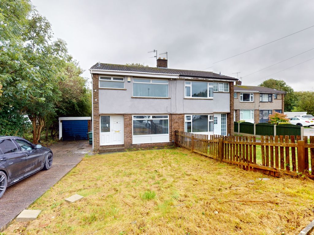 3 bed semidetached house for sale in Middlebrook View, Bradford BD8, £