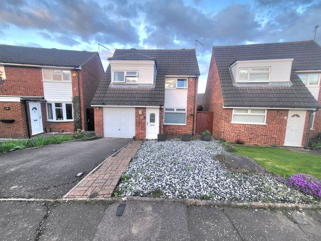 3 bed detached house for sale in Cottingham Drive, Northampton NN3, £