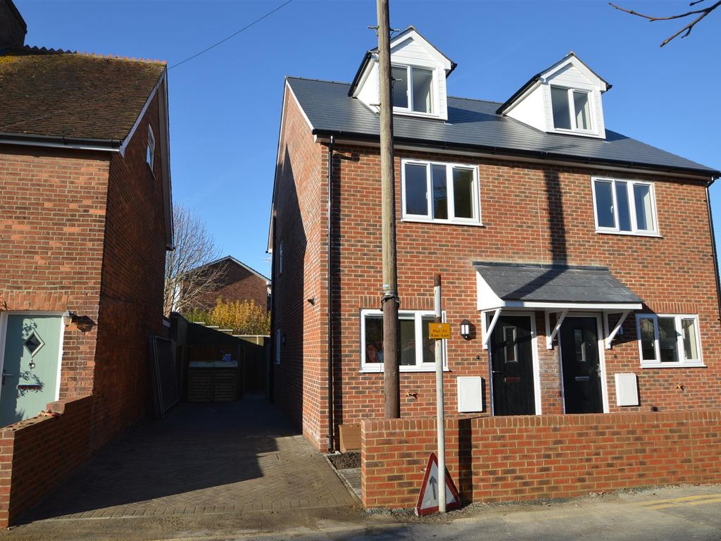 3 bed semidetached house to rent in Old Kent Road, Paddock Wood
