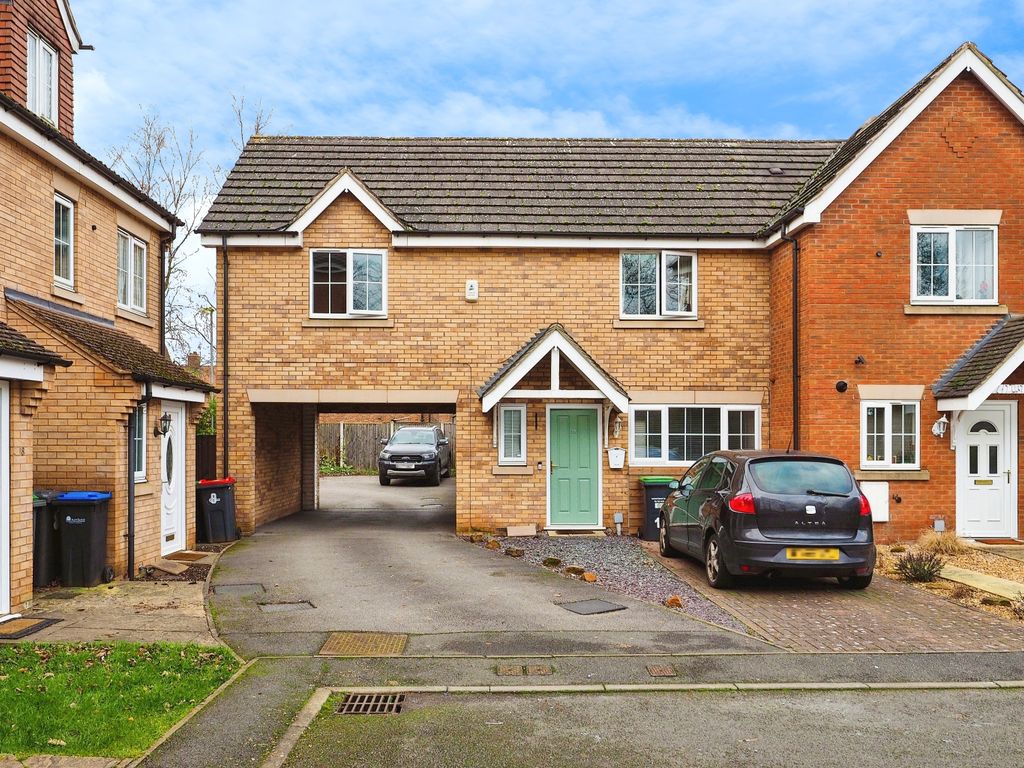3 bed semidetached house for sale in Loxley Close, Hucknall