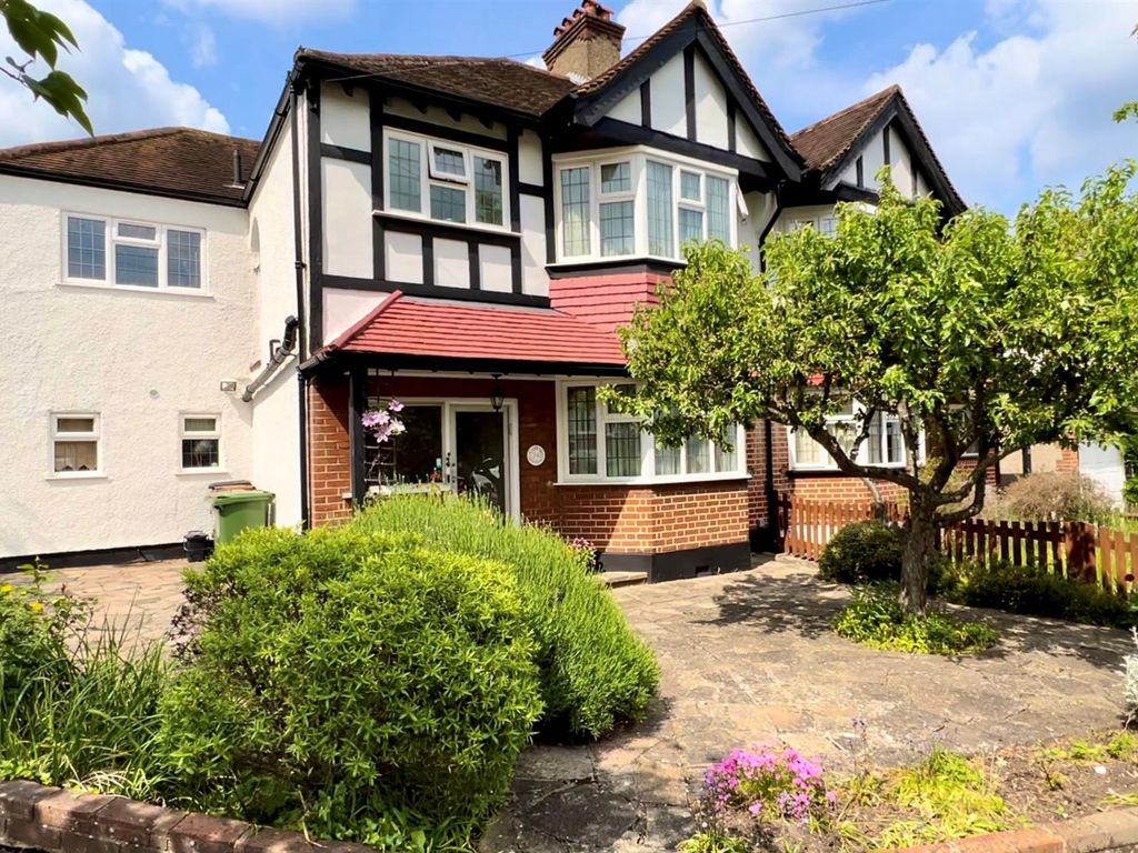 4 bed semidetached house for sale in Summerville Gardens, Sutton SM1