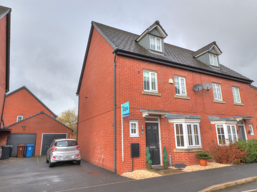 4 bed town house for sale in North Croft, Atherton, Manchester M46 Zoopla