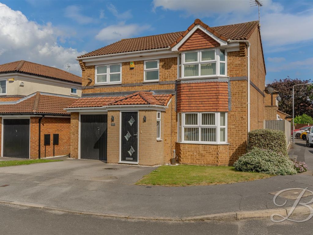 4 bed detached house for sale in Kirkland Close, SuttonInAshfield NG17, £270,000 Zoopla