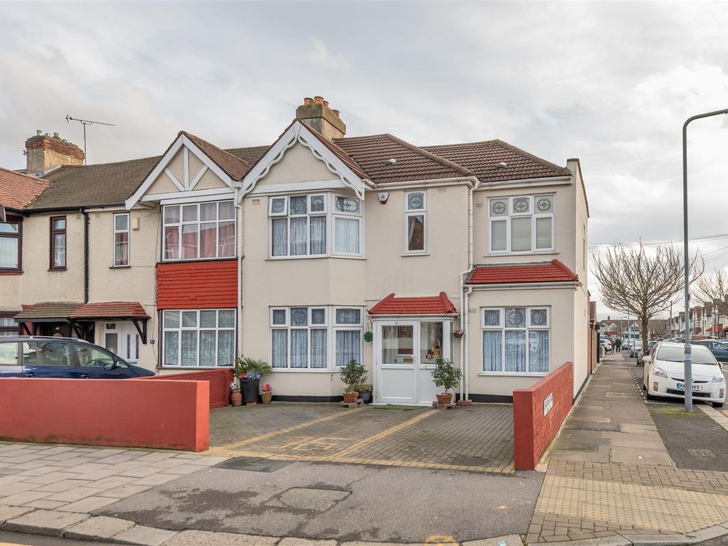 4 bed end terrace house for sale in New North Road, Ilford IG6 Zoopla