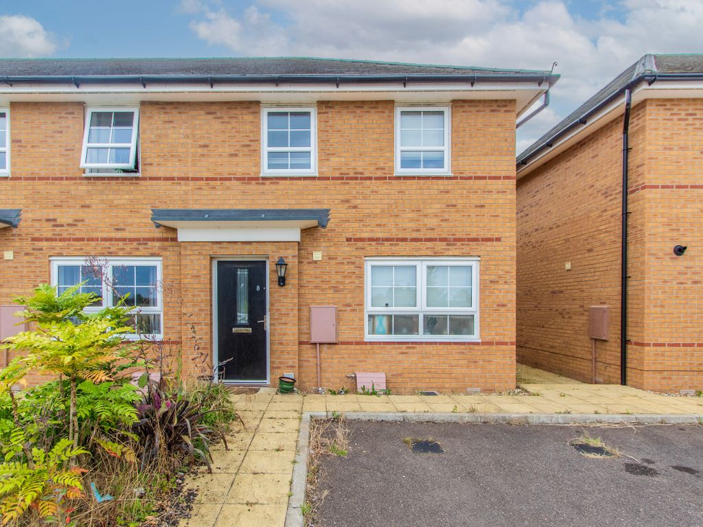3 bed semidetached house for sale in Tiger Moth Drive, Griston