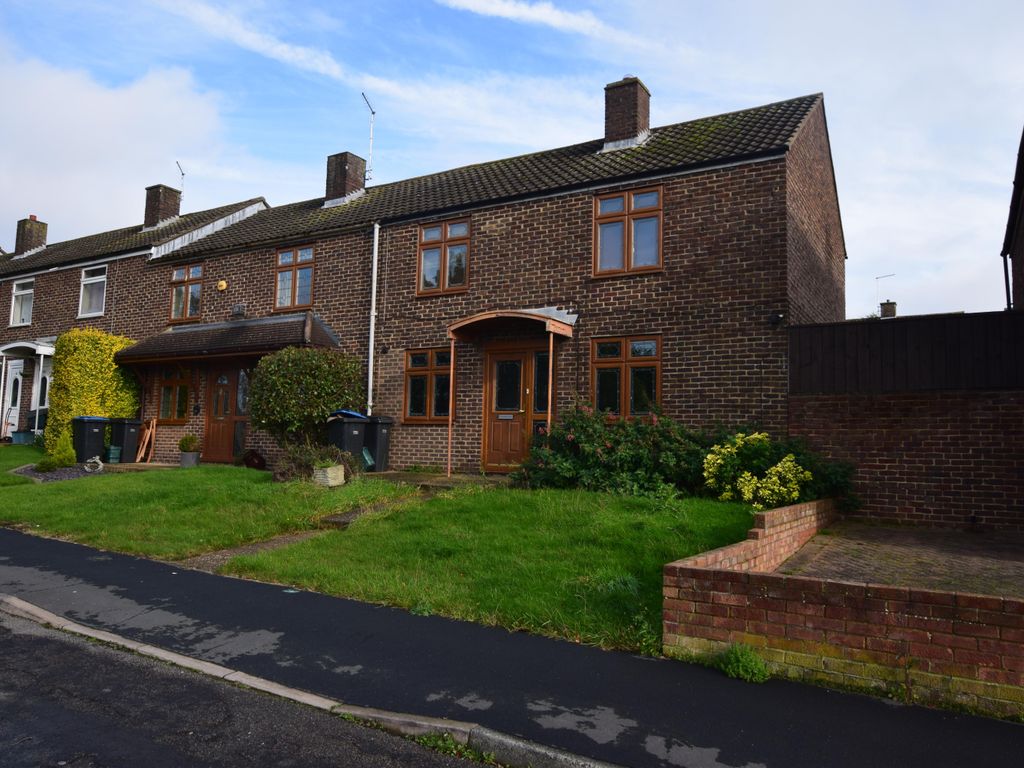 3 bed property to rent in Westfield, Harlow CM18, £1,800 pcm Zoopla