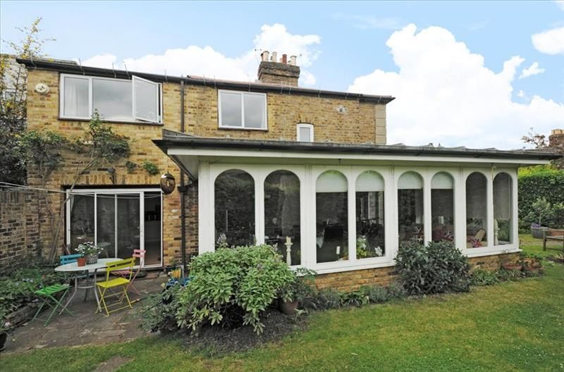Property Details For 18 Model Cottages London Sw14 7ph Zoopla