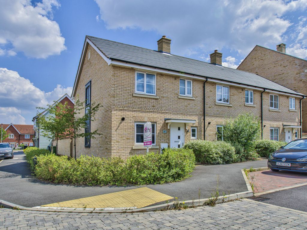 3 bed end terrace house to rent in Buttercup Avenue, Eynesbury, St